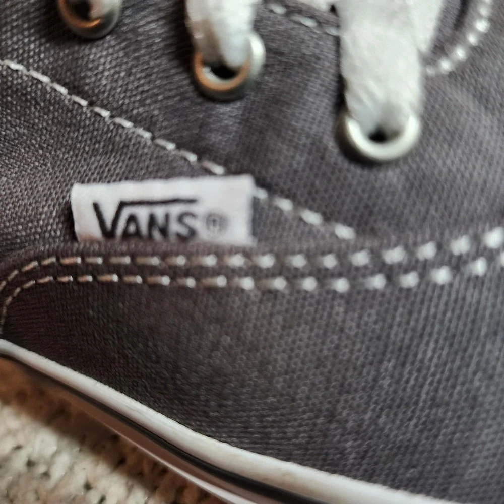 VANS  Pewter Gray Canvas Sneakers Shoes Youth Size 5 Lace Up Comfort